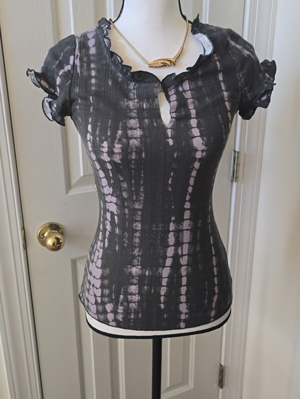 TRUE CRAFT WOMEN'S JUNIOR SHORT SLEEVE BLACK TIE DYE SUMMER TOP SIZE XS